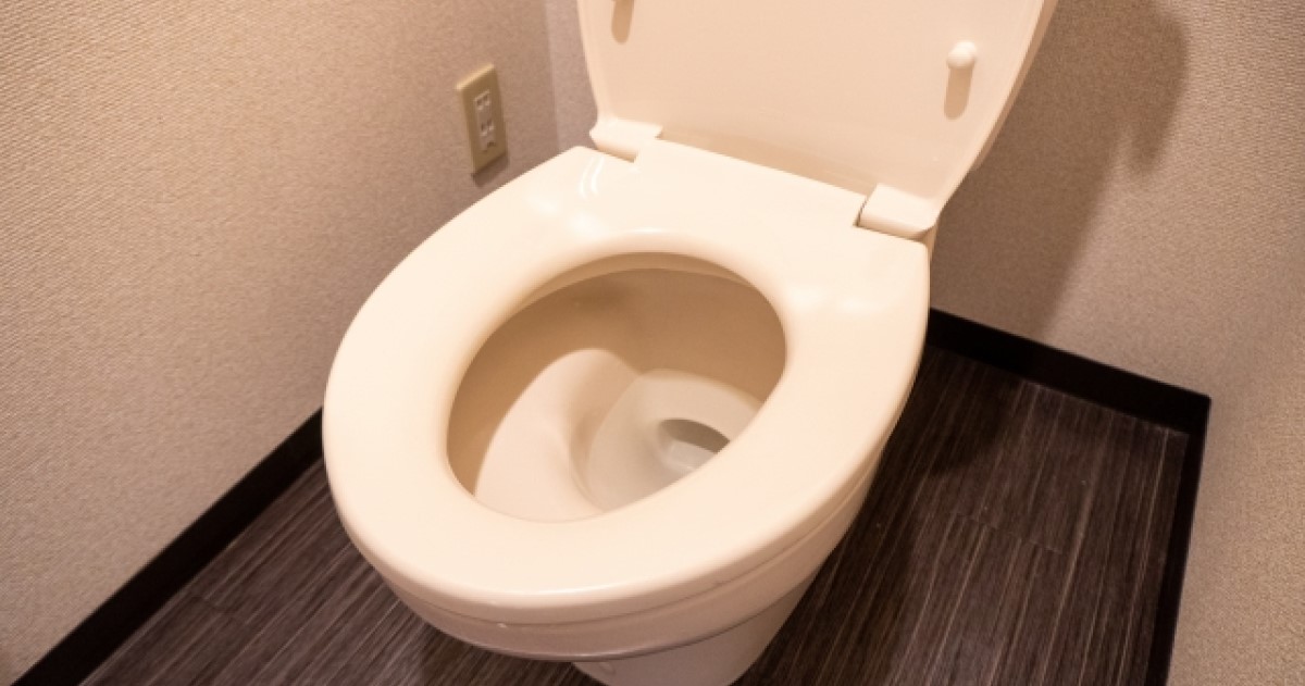 トイレの水漏れ～止水栓編～│原因、修理の方法、業者依頼費用まとめ
